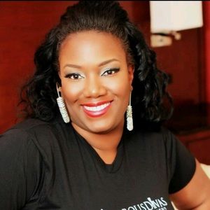 Meet your Posher, Dionne